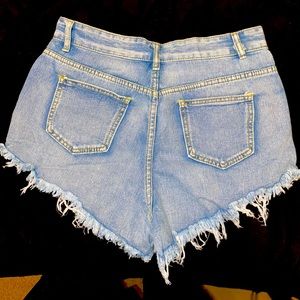 Distressed Stone Wash Frayed Shorts